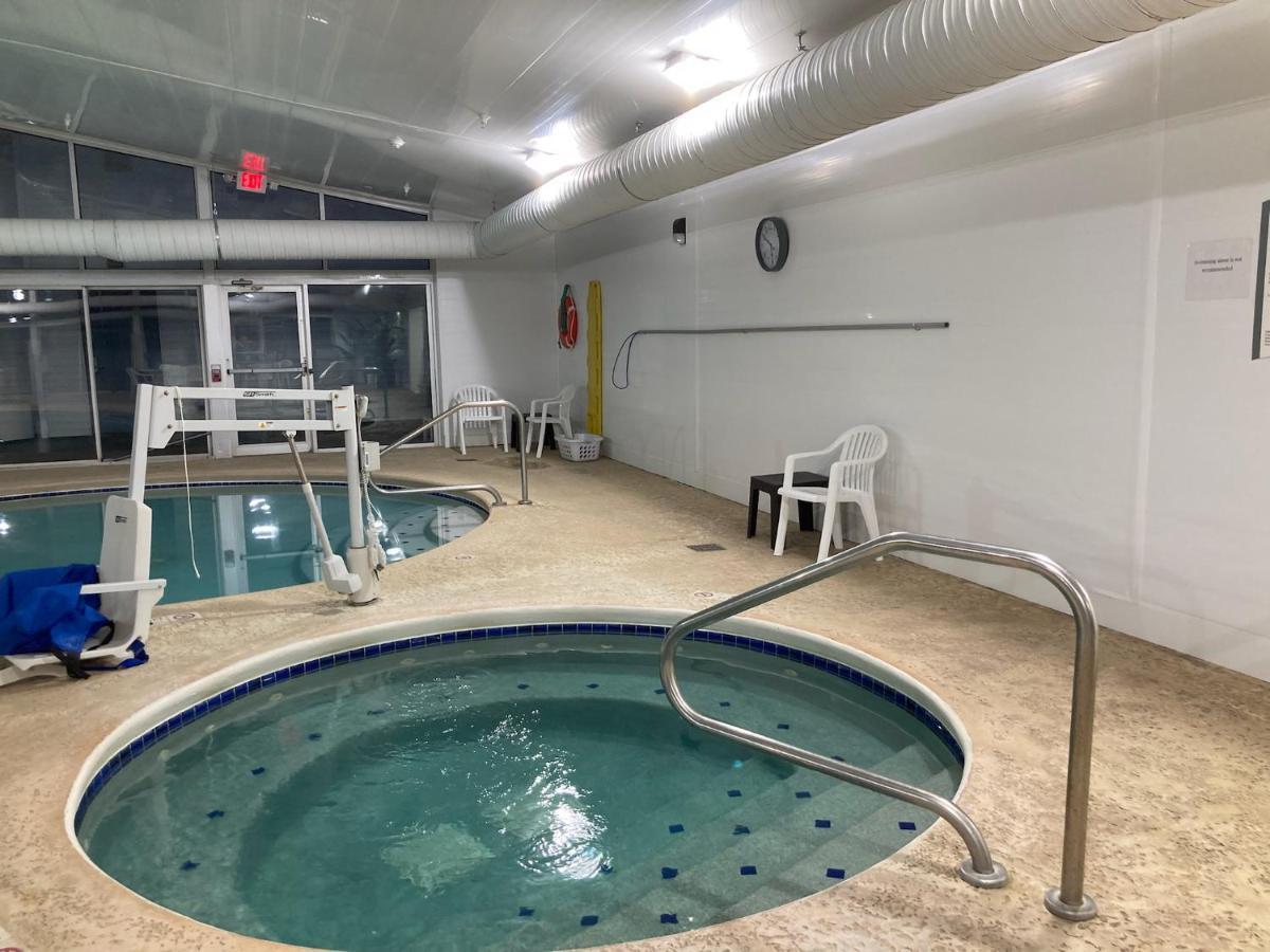 Quality Inn & Suites Bellville - Mansfield Buitenkant foto
