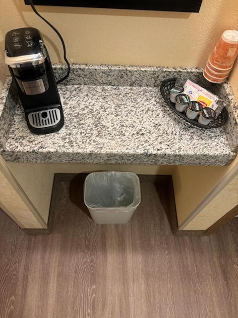 Quality Inn & Suites Bellville - Mansfield Buitenkant foto