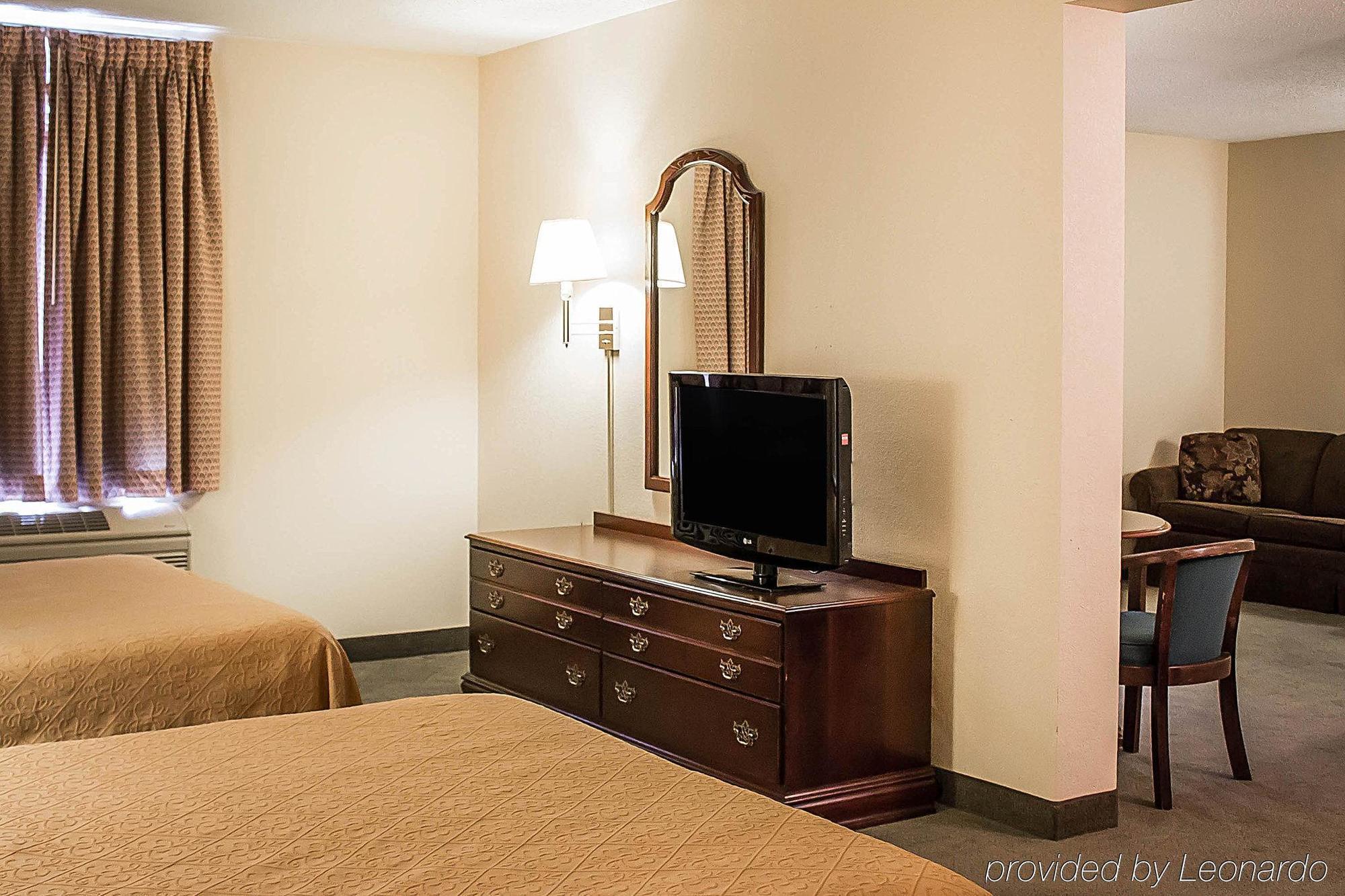 Quality Inn & Suites Bellville - Mansfield Buitenkant foto
