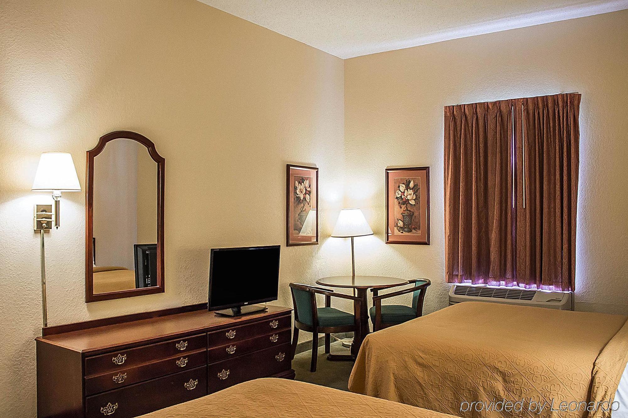 Quality Inn & Suites Bellville - Mansfield Buitenkant foto